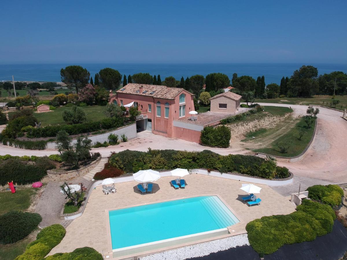 Nontiscordardime B&B Villa Agriturismo Чивитанова-Марке Экстерьер фото